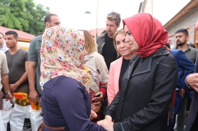 Aile Sosyal Politikalar Bakanı Kaya, Ağrılılarla Bir Araya Geldi