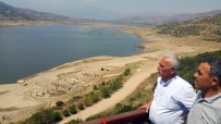 Beydağ Barajı Boşaldı, Üreticiler Kanalizasyon Suyuyla Sulama Yapıyor Haberi