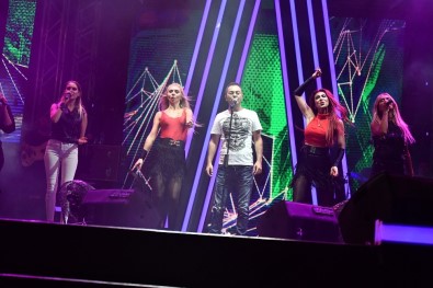 Büyük Ankara Festivali'nde Serdar Ortaç Rüzgarı