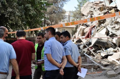 Diyarbakır'da Tahliye Edilen Binalarda Hasar Tespit Çalışmaları Başladı