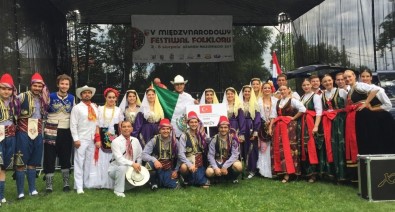 ESOGÜ HAMER Halk Oyunları Ekibi Polonya'da