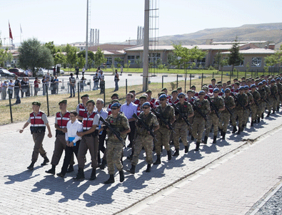 Sivil imam Akıncı'ya parti için gitmiş