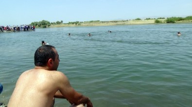 Yün Yıkayan Genç Kız Murat Nehri'nde Kayboldu