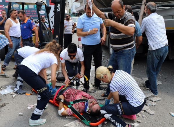 Mermer yüklü dorsede kan donduran kaza kamerada