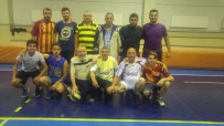 VOLEYBOL MAÇI - Yaşlılarla Gençlerin Voleybol Maçı