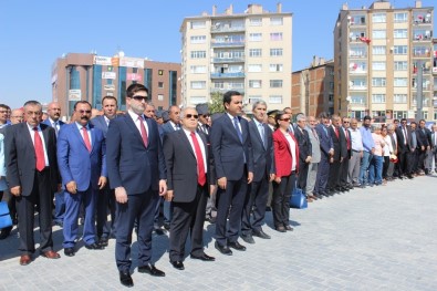 Zafer Bayramı Kutlamalarında Gazi Mustafa Kemal'in Heykeli Açıldı