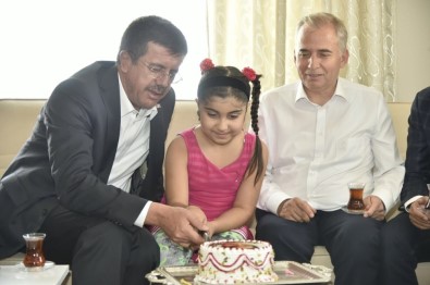 Bakan Zeybekci'den Şehit Kızına Doğum Günü Sürprizi
