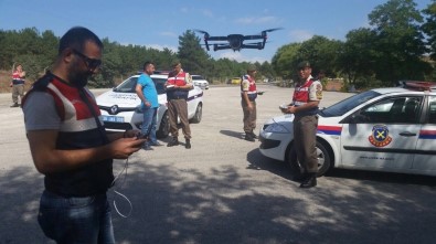 Eskişehir'de Jandarma Havadan Trafik Kontrolü Yapmaya Başladı