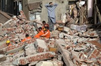 Hindistan'da Ölenlerin Sayısı 21'E Yükseldi