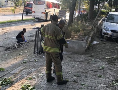 İzmir'de cezaevi servis aracı geçişi sırasında patlama