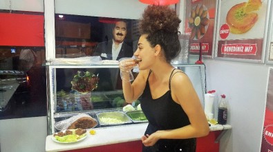 Dilan Çıtak, Babası İbrahim Tatlıses'in Tezgahının Başına Geçti