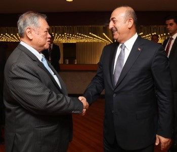 Dişişleri Bakanı Çavuşoğlu, Filipinler'de
