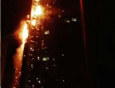 Dubai'de 86 katlı gökdelende yangın çıktı