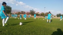 FUTBOL OKULU - Erzincan Belediyesi Yaz Futbol Okulu