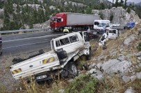 İki Ayrı Kazada 12 Kişi Yaralandı
