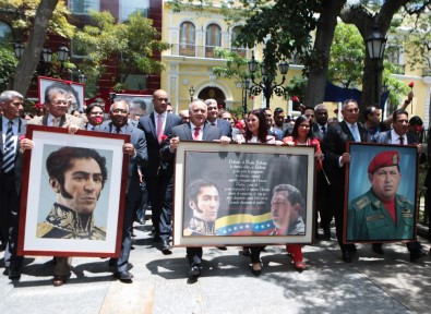 Venezuela'da Tartışmalı Yeni Kurucu Meclis Açıldı