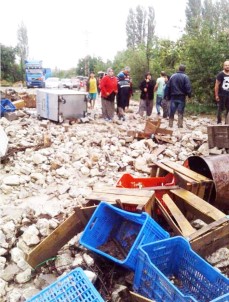 Antalya'da Sel Zarara Yol Açtı