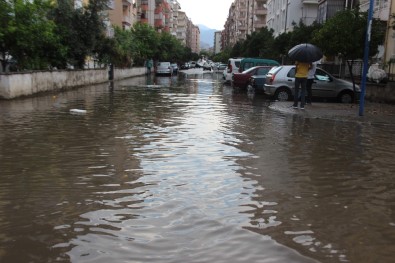 Aydın'da Yağış Hayatı Felç Etti Açıklaması 2 Yaralı