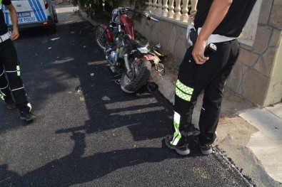 Hafriyat Kamyonu İle Motosiklet Çarpıştı Açıklaması 1 Yaralı
