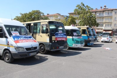 Minibüsçü Ve Servisçiler Geleneği Bozmadı