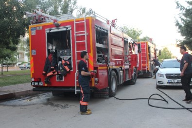 Elazığ'da Bir Evde Çıkan Yangın Kısa Sürede Söndürüldü
