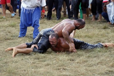 Feslikan Güreşleri'nde Yarı Finalistler Belli Oldu