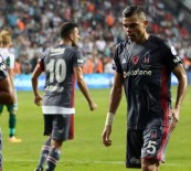 Pepe ve Negredo ilk resmi maçına çıktı