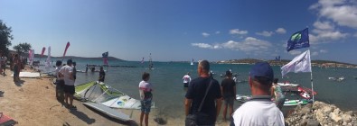 Alaçatı'da Sörfçüler Koruncuklar İçin Yarışacak