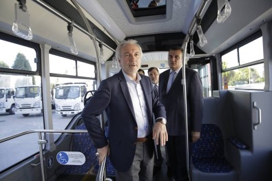 Başkan Kamil Saraçoğlu, 'Yeni Nesil Toplu Taşıma Araçları'nı İnceledi