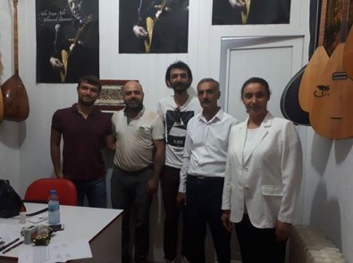 Kırşehir'de 'Gençler Abdal Sazı' Yapımını Öğreniyor