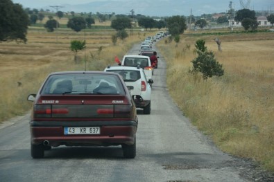 Köylü Banaz Çayı İçin Toplandı