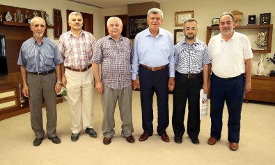 Başkan Karaosmanoğlu, Ziyaretçilerini Ağırladı