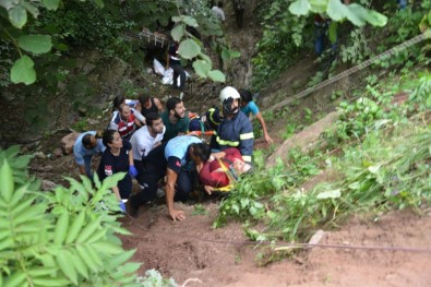 Fındık İşçilerini Taşıyan Minibüs Kaza Yaptı Açıklaması 17 Yaralı