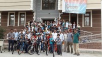 ALİ BAŞAR - Yaz Okuluna Katılan Minikler Bisikletlerine Kavuştu