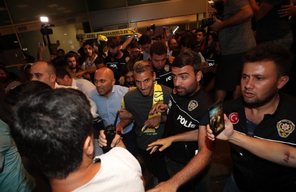 Fenerin yeni golcüsü İstanbul'da