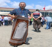 AHMET HAŞIM BALTACı - FETÖ Elebaşı Fetullah Gülen'e Seccadeli Protesto