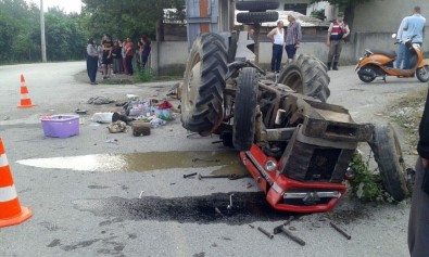 Fındık İşçilerini Taşıyan Traktör Devrildi Açıklaması 2'Si Ağır, 18 Yaralı