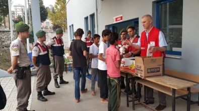 Mültecilere Kızılay'dan Şefkat Eli