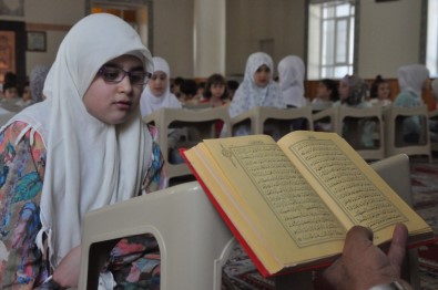 Suriyeli Çocuklara Kur'an Eğitimi