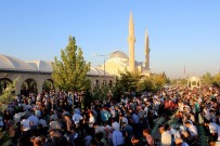 NACI KALKANCı - Adıyaman'da Binlerce Kişi Bayram Namazı İçin Saf Tuttu
