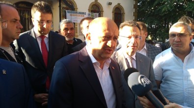 Başbakan Yardımcısı Işık, Bayram Namazını Kocaeli'de Kıldı
