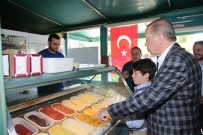 AHMET AKİF - Cumhurbaşkanı Erdoğan Torununa Dondurma Aldı