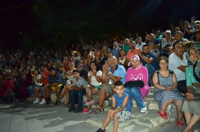 Didim'de Halk Oyunları Festivali Coşkusu