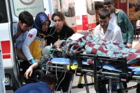 BOĞULMA TEHLİKESİ - Otomobil Dereye Düştü, Kadın Sürücü Boğulmaktan Son Anda Kurtuldu