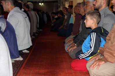 Sivas Ulu Cami'de Bayram Namazı Kılındı