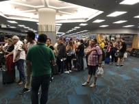 Miami Uluslararası Havalimanında 47 Yolcu Mahsur Kaldı