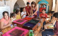 EBRU SANATı - Mülteci Çocuklar Mardin Müzesi Etkinliklerine Katıldı