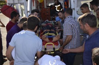 Şanlıurfa'da İki Otomobil Kavşakta Çarpıştı Açıklaması 2 Yaralı
