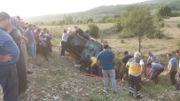 İSMAIL MERT - Yoldan Çıkan Otomobil Tarlaya Uçtu Açıklaması 1 Ölü, 3 Yaralı