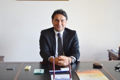 Ayvalık'ın Yeni Kaymakamı Gökhan Görgülüaslan Görevine Başladı